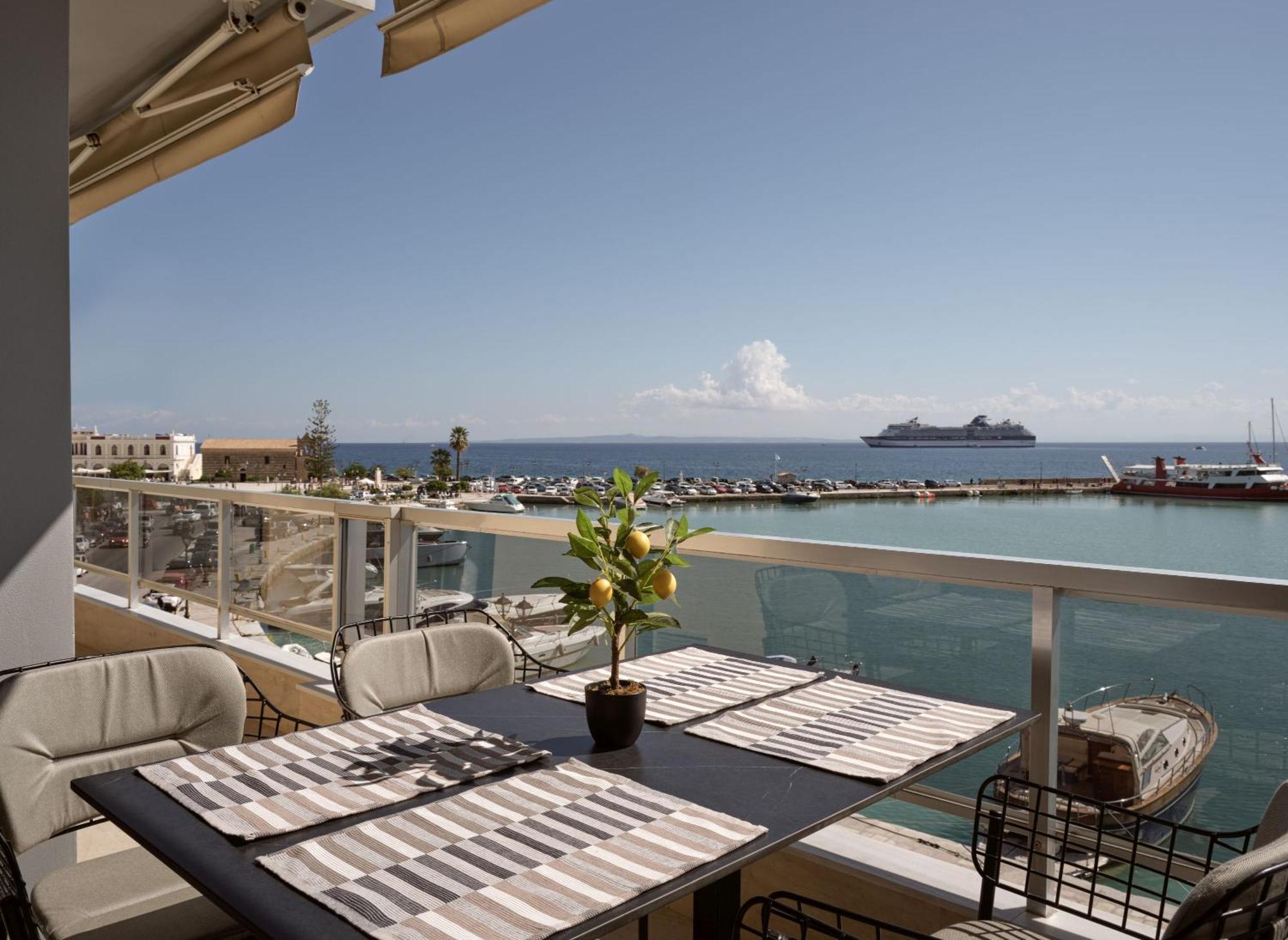 Monopolio Waterfront Apartment With Sea View, By Zantewize エクステリア 写真